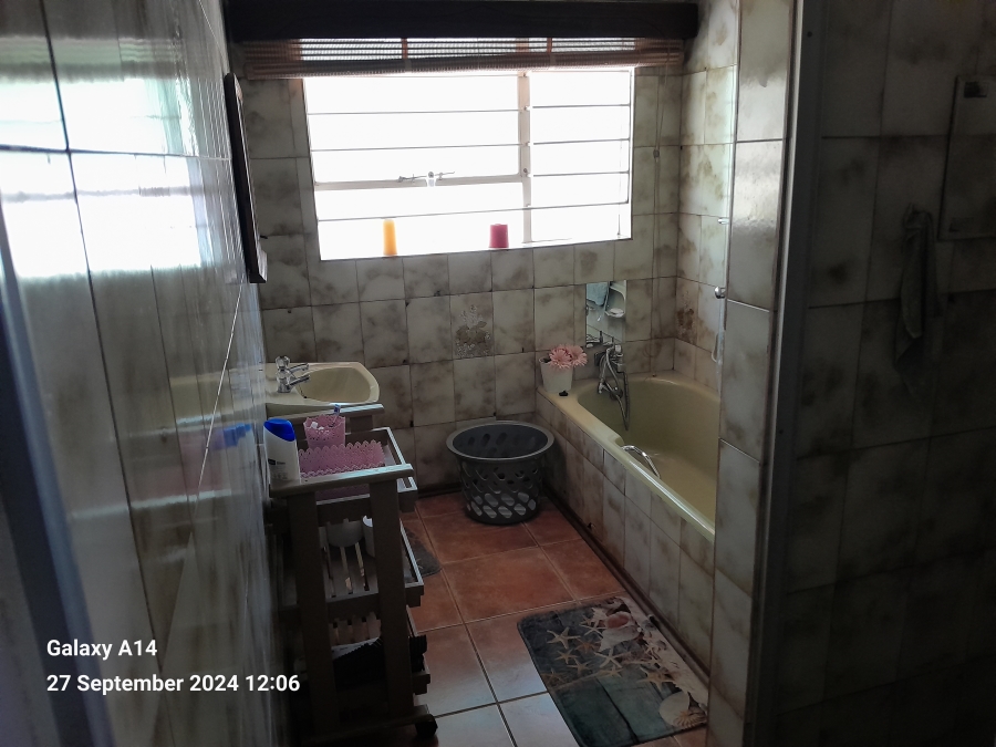 4 Bedroom Property for Sale in Waterval S H North West